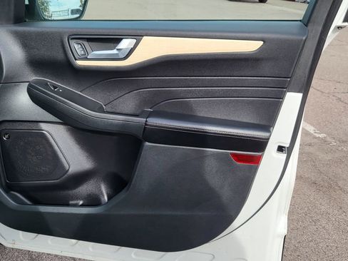 Used 2021 Ford Escape Titanium w/ Titanium Elite Package image 17