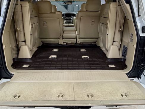 Used 2009 Lexus LX 570 4WD image 24