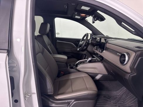 Used 2023 Chevrolet Colorado ZR2 w/ ZR2 Convenience Package III image 11