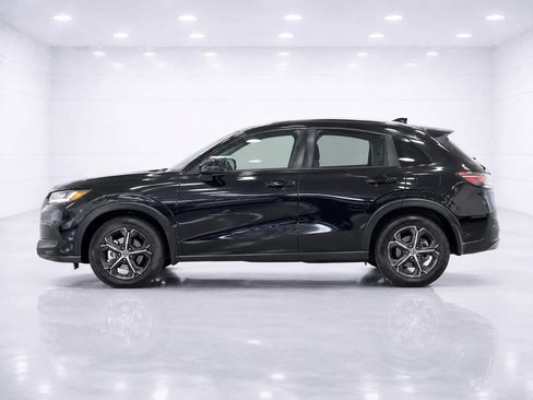 Used 2025 Honda HR-V Sport image 2