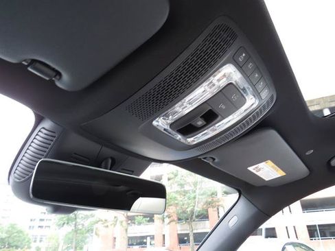 Used 2026 Mercedes-Benz GLB 250 4MATIC image 18
