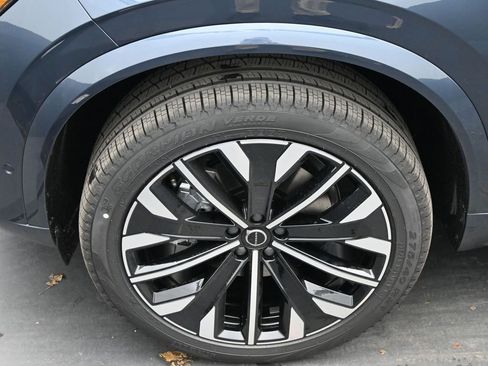 New 2026 Volvo XC90 B6 Ultra w/ Protection Package AWD/4WD image 4