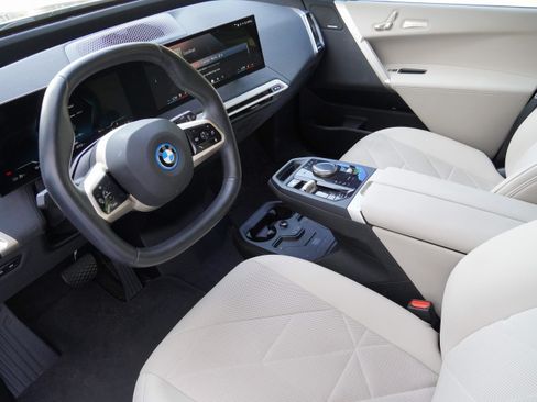 Certified 2024 BMW iX xDrive50 w/ Premium Package AWD/4WD image 9