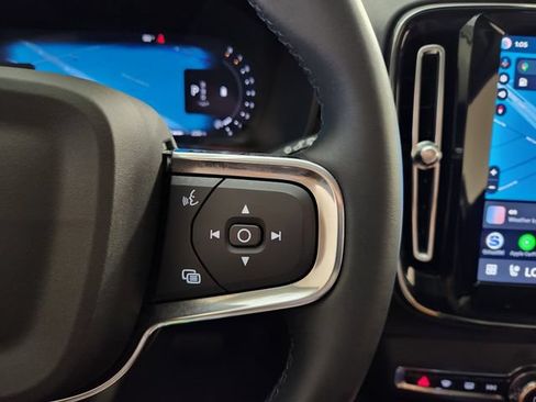 Certified 2026 Volvo XC40 B5 Plus AWD/4WD image 27