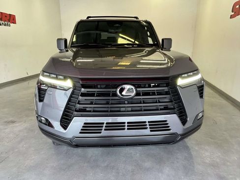 Used 2025 Lexus GX 550 w/ Accessory Package (2T) AWD/4WD image 8