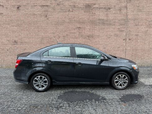Used 2019 Chevrolet Sonic LT w/ RS Package FWD image 7