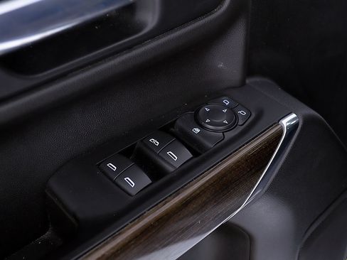 Used 2020 Chevrolet Silverado 1500 LT w/ Texas Edition AWD/4WD image 15
