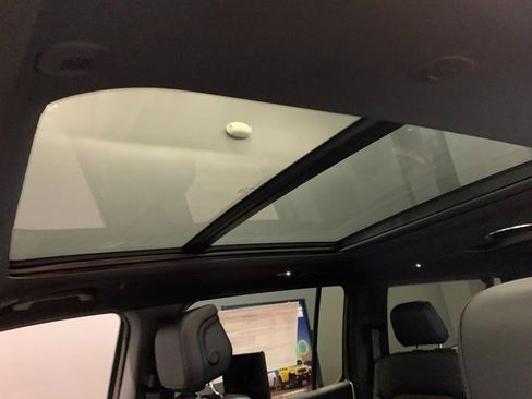 New 2026 Jeep Grand Wagoneer L Limited w/ Premium Group II image 17