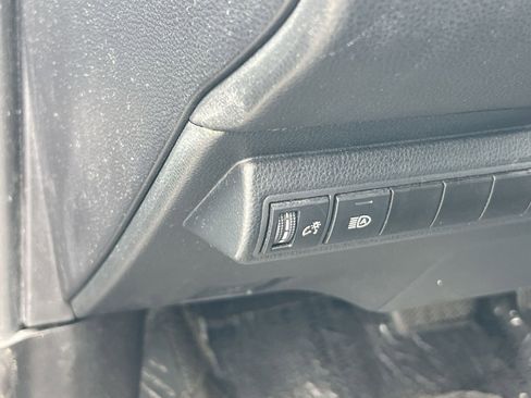 Used 2021 Toyota Corolla LE FWD image 28