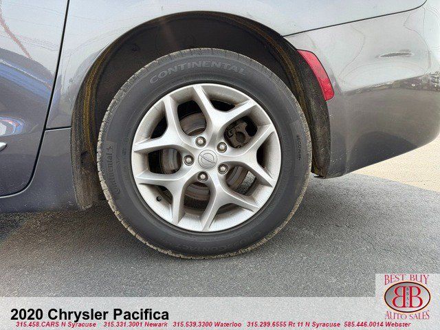 Used 2020 Chrysler Pacifica Touring-L w/ Tire & Wheel Group FWD image 9