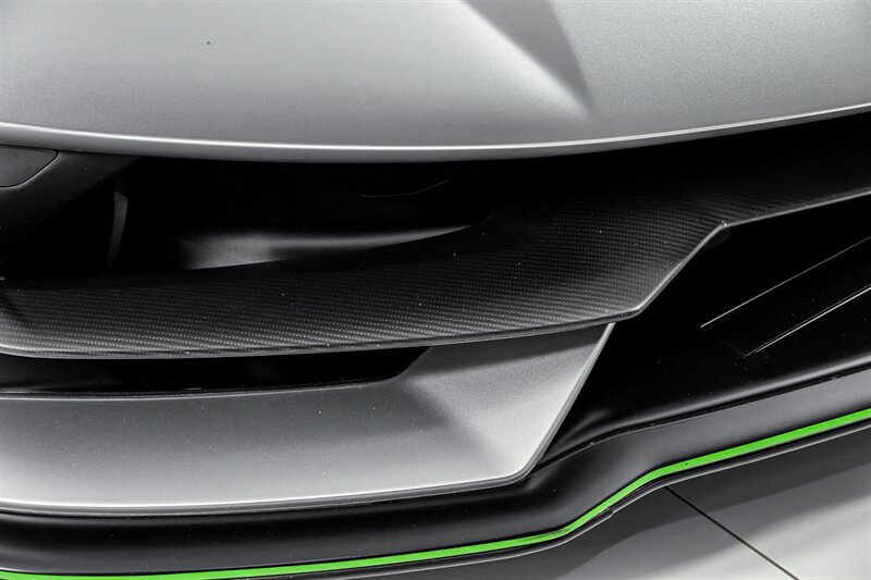 Used 2020 Lamborghini Aventador SVJ AWD/4WD image 7
