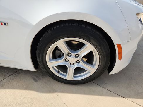 Used 2023 Chevrolet Camaro LT RWD image 9