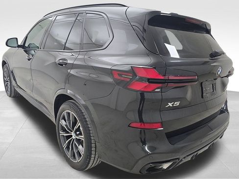 Certified 2025 BMW X5 xDrive40i w/ M Sport Package image 7