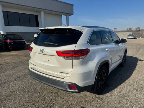 Used 2017 Toyota Highlander Limited Platinum image 7