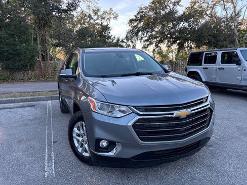 Used 2021 Chevrolet Traverse LT image 4