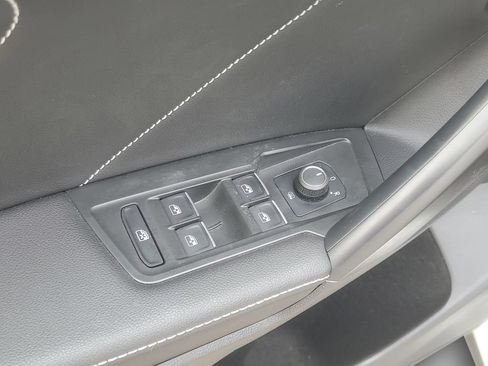 Used 2023 Volkswagen Tiguan SE R-Line AWD/4WD image 14