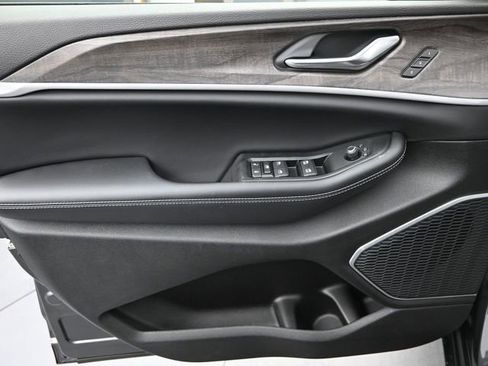 New 2026 Jeep Grand Cherokee L Limited AWD/4WD image 12