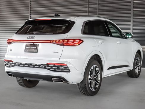Certified 2025 Audi Q5 Premium w/ Convenience Package AWD/4WD image 17