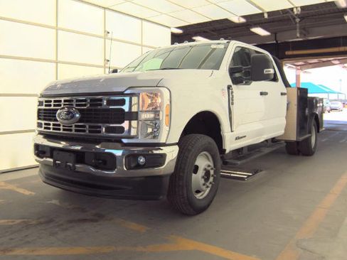 Used 2024 Ford F350 XL w/ XL Chrome Package AWD/4WD image 2