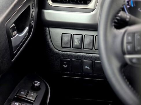 Used 2016 Toyota Highlander Limited Platinum image 16