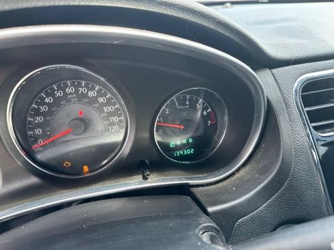 Used 2012 Chrysler 200 S FWD image 10