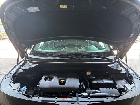 Used 2025 Kia Soul LX w/ LX Technology Package FWD image 31