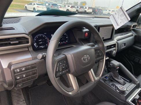 Used 2025 Toyota Tacoma SR5 image 34