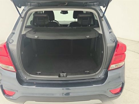 Used 2022 Chevrolet Trax LT w/ LT Convenience Package image 34