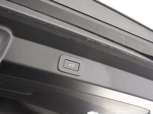 Used 2024 Land Rover Range Rover Sport Dynamic SE image 24