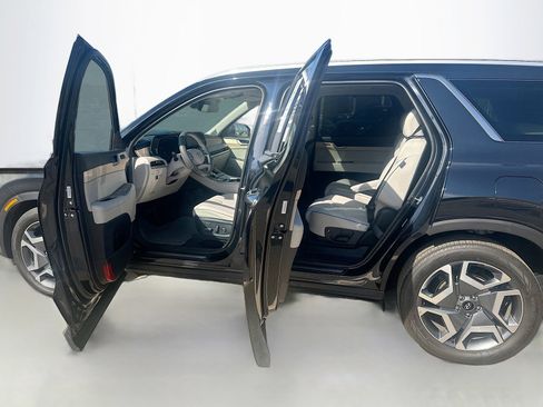 Used 2024 Hyundai Palisade Limited FWD image 25