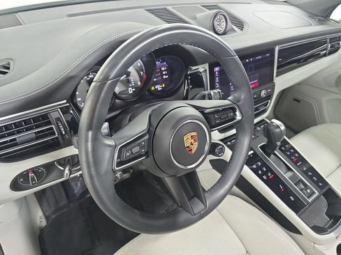 Certified 2023 Porsche Macan S AWD/4WD image 4