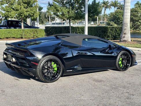 Used 2020 Lamborghini Huracan EVO image 32