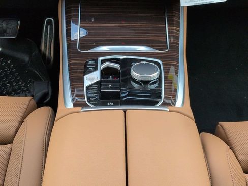 New 2026 BMW X5 xDrive40i w/ M Sport Package AWD/4WD image 19