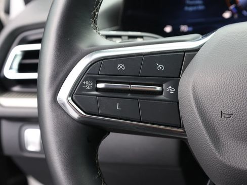 Used 2024 Chevrolet Traverse LS FWD image 35