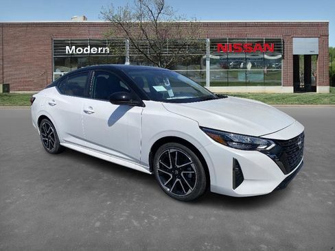 New 2025 Nissan Sentra SR image 5