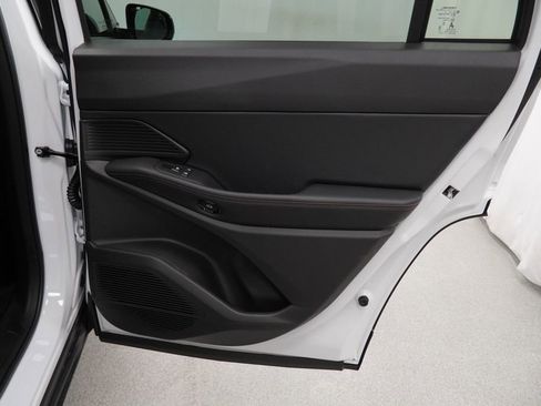 New 2026 Jeep Cherokee Limited image 32