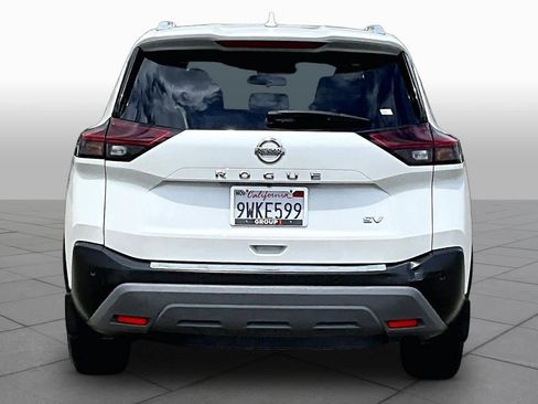 Used 2021 Nissan Rogue SV w/ Premium Package FWD image 4