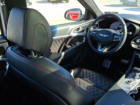 Used 2021 Genesis G70 3.3T image 14