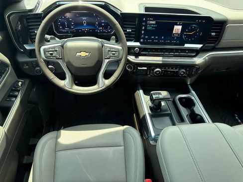 Used 2024 Chevrolet Silverado 1500 LTZ AWD/4WD image 23