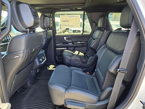New 2026 Ford Expedition Platinum w/ Stealth Performance Package AWD/4WD image 7