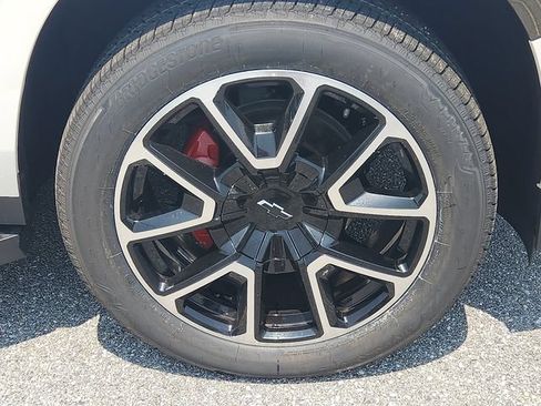 Used 2022 Chevrolet Tahoe RST w/ Luxury Package AWD/4WD image 8