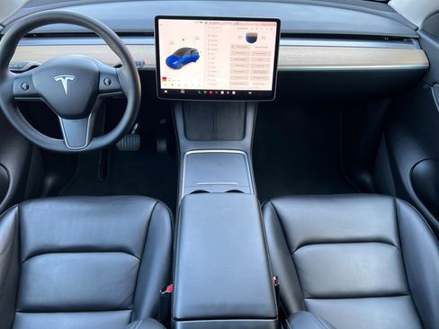Used 2021 Tesla Model Y Long Range image 13