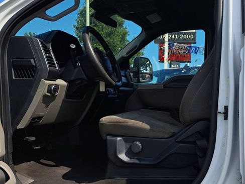 Used 2022 Ford F250 XLT w/ FX4 Off-Road Package AWD/4WD image 9
