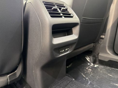 New 2026 Volkswagen Tiguan SE R-Line FWD image 32