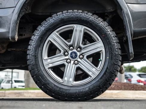 Used 2018 Ford F150 XLT w/ Equipment Group 302A Luxury AWD/4WD image 17