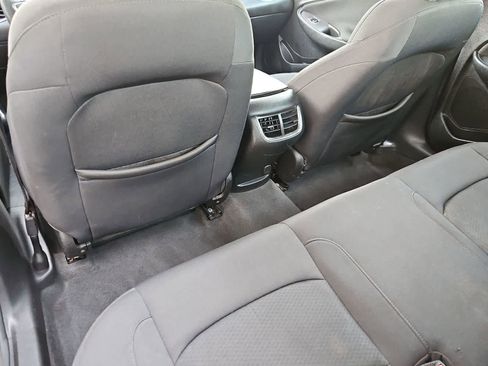 Used 2021 Chevrolet Malibu LT FWD image 18