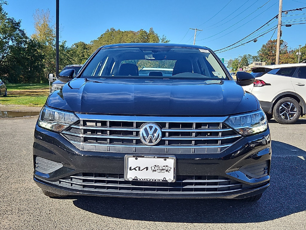 Used 2021 Volkswagen Jetta SE w/ SE Cold Weather Package FWD image 2