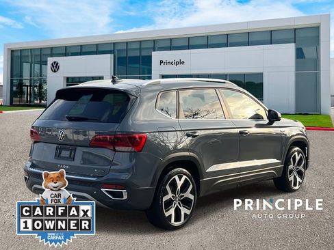 Used 2022 Volkswagen Taos SEL w/ Panoramic Sunroof Package image 4