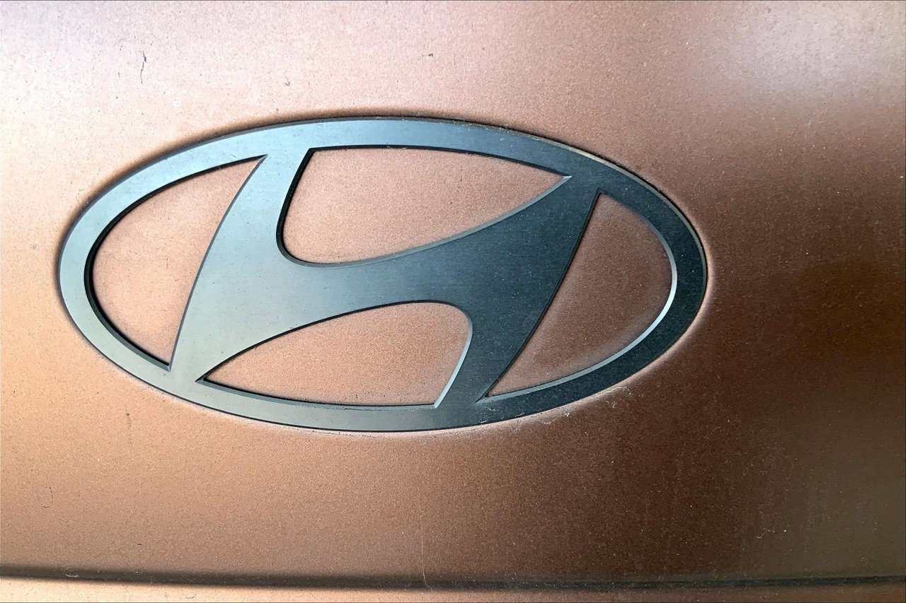 Used 2024 Hyundai Santa Fe Calligraphy FWD image 9