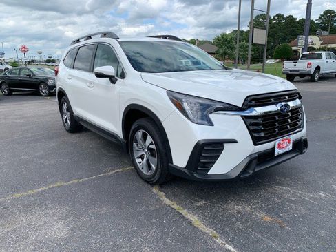 Used 2023 Subaru Ascent Premium w/ Convenience Package AWD/4WD image 5